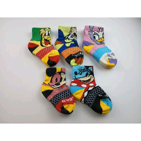 Bombas Disney Toddler Mickey Friends Minnie Goofy Pluto Daisy Lot Of 5 Pr Socks